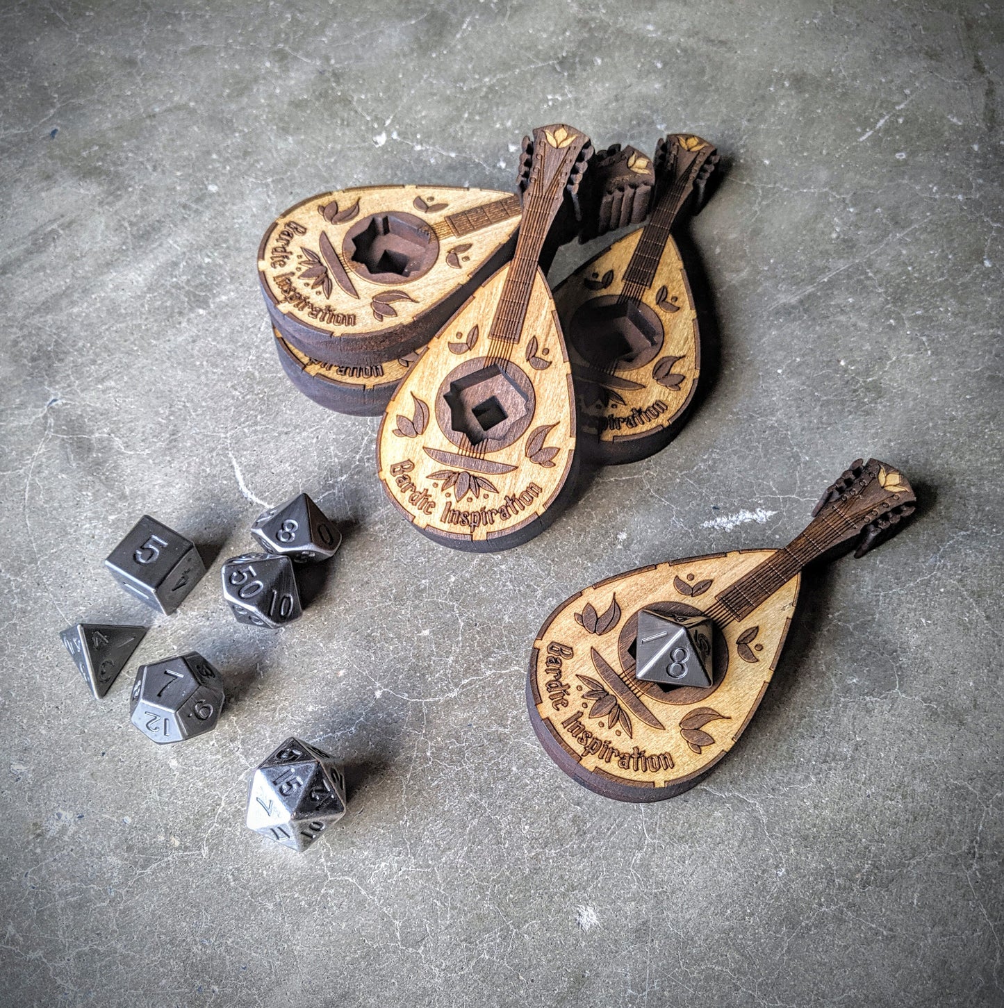 Single Bardic Inspiration Token, Tracker, Cradles a d6, d8, d10 or d12, Scales with Charisma, Layered Solid Finished Wood